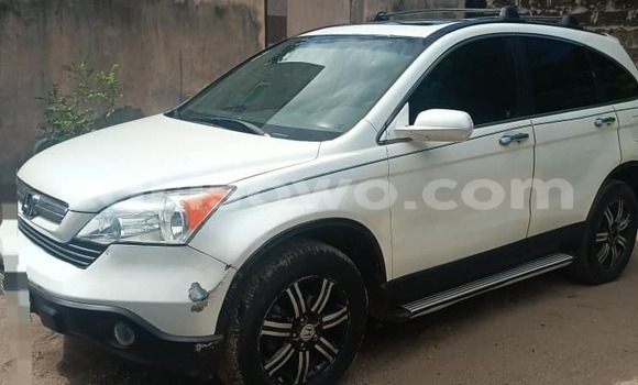 Ra Àlòkù Honda CR–V funfun Ọkọ̀ in Cotonou ni Benin Ra Àlòkù Honda CR–V funfun Ọkọ̀ in Cotonou ni Benin