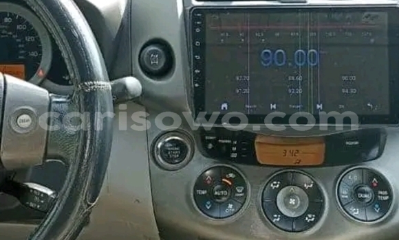 Sayi Na hannu Toyota RAV4 Sauran Mota in Cotonou a Benin Sayi Na hannu Toyota RAV4 Sauran Mota in Cotonou a Benin