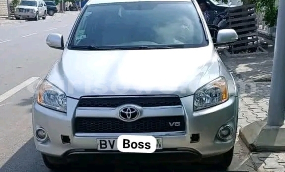 Sayi Na hannu Toyota RAV4 Sauran Mota in Cotonou a Benin Sayi Na hannu Toyota RAV4 Sauran Mota in Cotonou a Benin