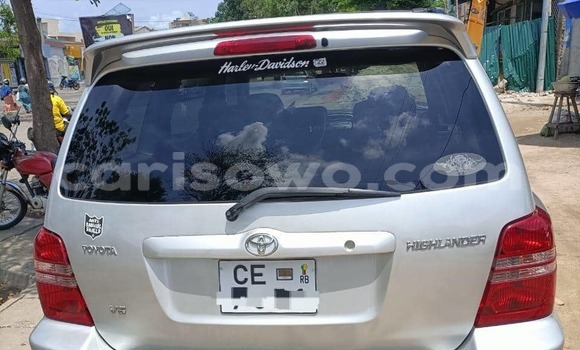 Ra Àlòkù Toyota Highlander Silver Ọkọ̀ in Cotonou ni Benin Ra Àlòkù Toyota Highlander Silver Ọkọ̀ in Cotonou ni Benin