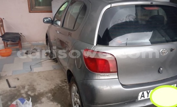 Acheter Occasion Voiture Toyota Yaris Gris à Cotonou, Benin Acheter Occasion Voiture Toyota Yaris Gris à Cotonou, Benin