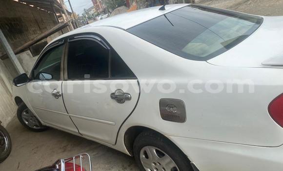 Ra Àlòkù Toyota Camry funfun Ọkọ̀ in Abomey Calavi ni Benin Ra Àlòkù Toyota Camry funfun Ọkọ̀ in Abomey Calavi ni Benin