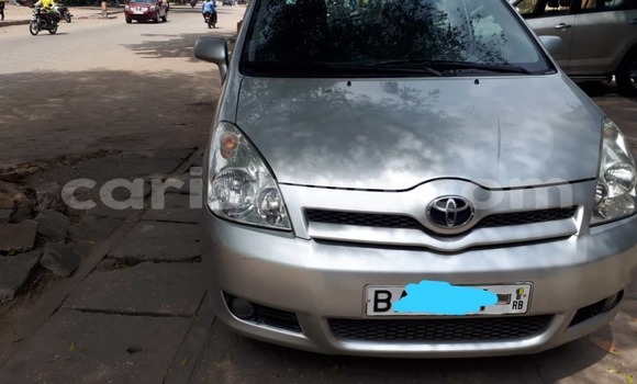 Buy Used Toyota Corolla Verso Silver Car in Cotonou in Benign Buy Used Toyota Corolla Verso Silver Car in Cotonou in Benign