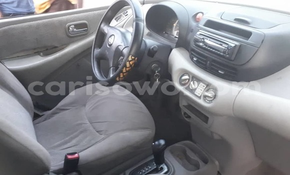 Sayi Na hannu Nissan Almera Tino Blue Mota in Cotonou a Benin Sayi Na hannu Nissan Almera Tino Blue Mota in Cotonou a Benin