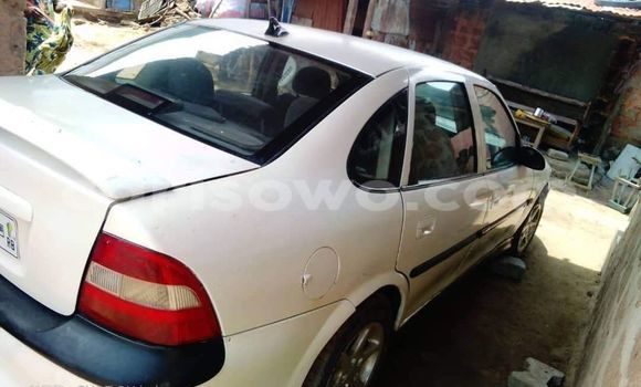 Acheter Occasion Voiture Opel Astra Blanc à Abomey Calavi, Benin Acheter Occasion Voiture Opel Astra Blanc à Abomey Calavi, Benin