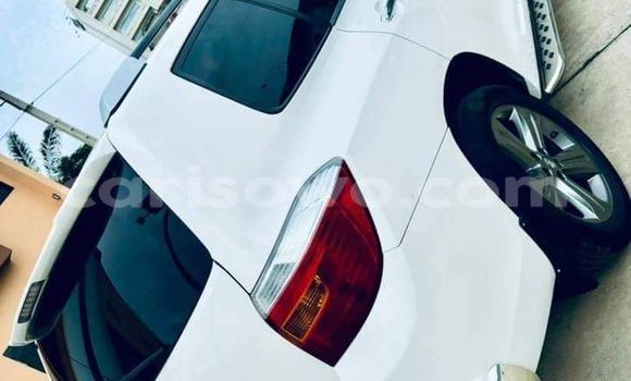 Acheter Occasion Voiture Toyota Highlander Blanc à Abomey Calavi, Benin Acheter Occasion Voiture Toyota Highlander Blanc à Abomey Calavi, Benin