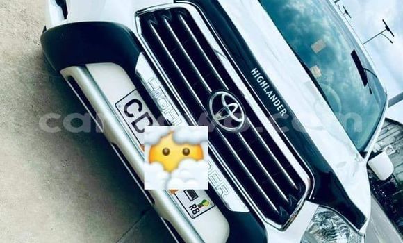 Acheter Occasion Voiture Toyota Highlander Blanc à Abomey Calavi, Benin Acheter Occasion Voiture Toyota Highlander Blanc à Abomey Calavi, Benin