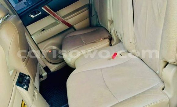 Acheter Occasion Voiture Toyota Highlander Blanc à Abomey Calavi, Benin Acheter Occasion Voiture Toyota Highlander Blanc à Abomey Calavi, Benin