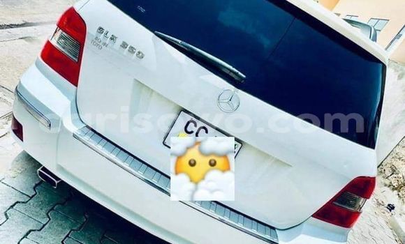 Acheter Occasion Voiture Mercedes-Benz GLK–Class Autre à Abomey Calavi, Benin Acheter Occasion Voiture Mercedes-Benz GLK–Class Autre à Abomey Calavi, Benin