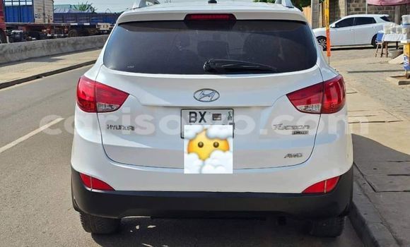 Acheter Occasion Voiture Hyundai Tucson Blanc à Abomey Calavi, Benin Acheter Occasion Voiture Hyundai Tucson Blanc à Abomey Calavi, Benin