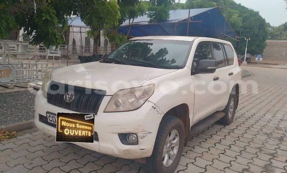 Sayi Na hannu Toyota Prado White Mota in Abomey Calavi a Benin