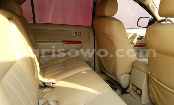 Acheter Occasion Voiture Toyota Fortuner Blanc à Porto Novo, Benin Acheter Occasion Voiture Toyota Fortuner Blanc à Porto Novo, Benin