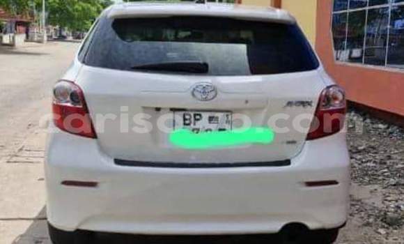 Acheter Occasion Voiture Toyota Matrix Blanc à Cotonou, Benin Acheter Occasion Voiture Toyota Matrix Blanc à Cotonou, Benin