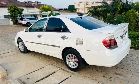 Sayi Na hannu Toyota Camry White Mota in Cotonou a Benin Sayi Na hannu Toyota Camry White Mota in Cotonou a Benin