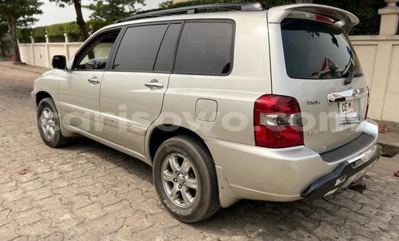 Sayi Na hannu Toyota Highlander Azurfa Mota in Cotonou a Benin Sayi Na hannu Toyota Highlander Azurfa Mota in Cotonou a Benin