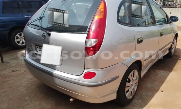 Sayi Na hannu Nissan Almera Tino Azurfa Mota in Cotonou a Benin