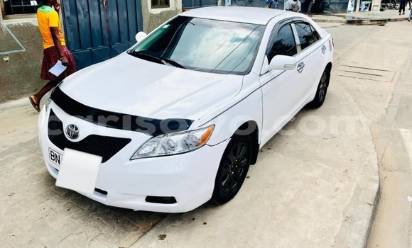 Sayi Na hannu Toyota Camry White Mota in Cotonou a Benin Sayi Na hannu Toyota Camry White Mota in Cotonou a Benin