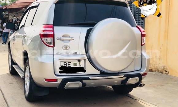 Acheter Occasion Voiture Toyota RAV4 Gris à Porto Novo, Benin Acheter Occasion Voiture Toyota RAV4 Gris à Porto Novo, Benin