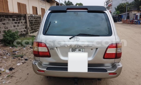 Sayi Na hannu Toyota Land Cruiser Azurfa Mota in Cotonou a Benin
