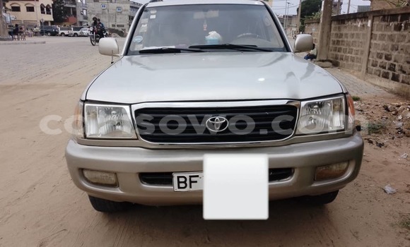 Ra Àlòkù Toyota Land Cruiser Silver Ọkọ̀ in Cotonou ni Benin Ra Àlòkù Toyota Land Cruiser Silver Ọkọ̀ in Cotonou ni Benin