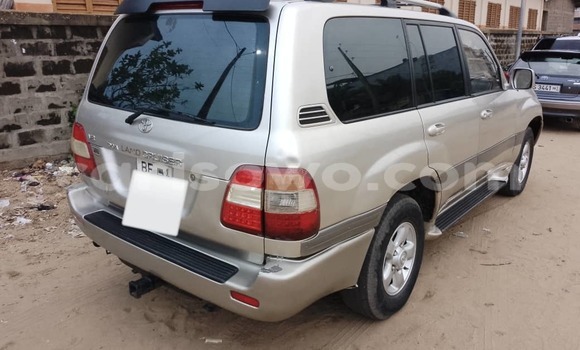 Ra Àlòkù Toyota Land Cruiser Silver Ọkọ̀ in Cotonou ni Benin Ra Àlòkù Toyota Land Cruiser Silver Ọkọ̀ in Cotonou ni Benin