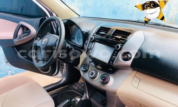 Acheter Occasion Voiture Toyota RAV4 Gris à Porto Novo, Benin Acheter Occasion Voiture Toyota RAV4 Gris à Porto Novo, Benin