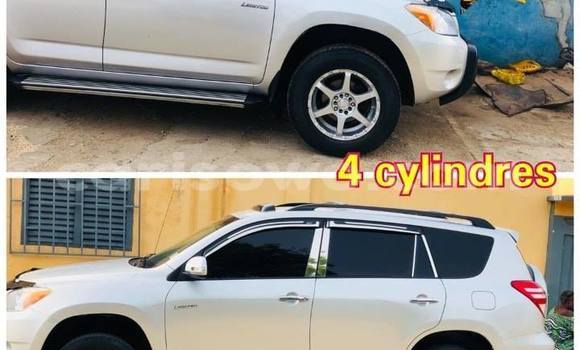 Acheter Occasion Voiture Toyota RAV4 Gris à Porto Novo, Benin Acheter Occasion Voiture Toyota RAV4 Gris à Porto Novo, Benin