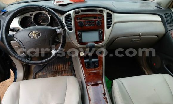 Acheter Occasion Voiture Toyota Highlander Bleu à Cotonou, Benin Acheter Occasion Voiture Toyota Highlander Bleu à Cotonou, Benin