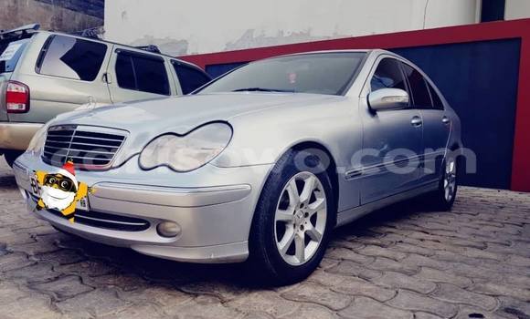 Acheter Occasion Voiture Mercedes-Benz C-klasse Gris à Porto Novo, Benin Acheter Occasion Voiture Mercedes-Benz C-klasse Gris à Porto Novo, Benin