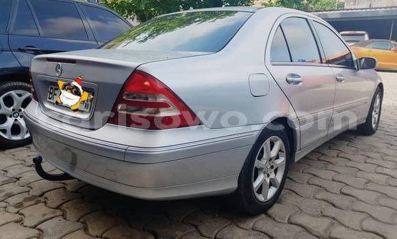 Acheter Occasion Voiture Mercedes-Benz C-klasse Gris à Porto Novo, Benin Acheter Occasion Voiture Mercedes-Benz C-klasse Gris à Porto Novo, Benin