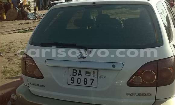 Ra Àlòkù Lexus LX funfun Ọkọ̀ in Cotonou ni Benin Ra Àlòkù Lexus LX funfun Ọkọ̀ in Cotonou ni Benin