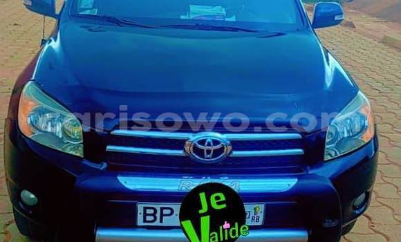 Sayi Na hannu Toyota RAV4 Black Mota in Bassila a Benin