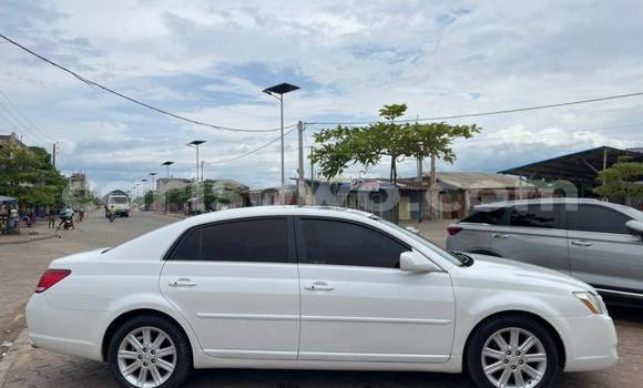 Sayi Na hannu Toyota Avalon White Mota in Cotonou a Benin Sayi Na hannu Toyota Avalon White Mota in Cotonou a Benin