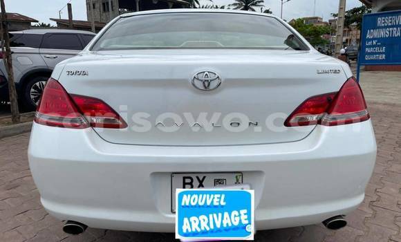 Sayi Na hannu Toyota Avalon White Mota in Cotonou a Benin Sayi Na hannu Toyota Avalon White Mota in Cotonou a Benin