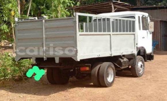 Sayi Na hannu Renault 6 Sauran Mota in Cotonou a Benin Sayi Na hannu Renault 6 Sauran Mota in Cotonou a Benin