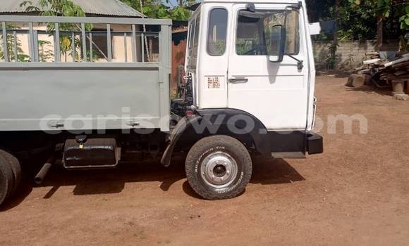 Sayi Na hannu Renault 6 Sauran Mota in Cotonou a Benin Sayi Na hannu Renault 6 Sauran Mota in Cotonou a Benin