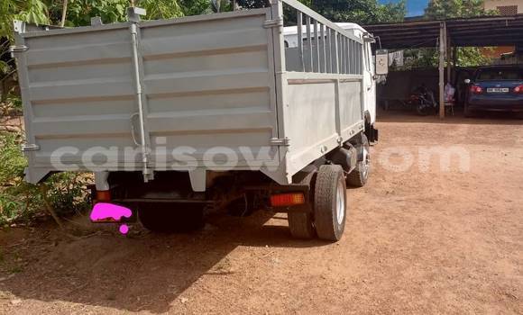 Sayi Na hannu Renault 6 Sauran Mota in Cotonou a Benin Sayi Na hannu Renault 6 Sauran Mota in Cotonou a Benin