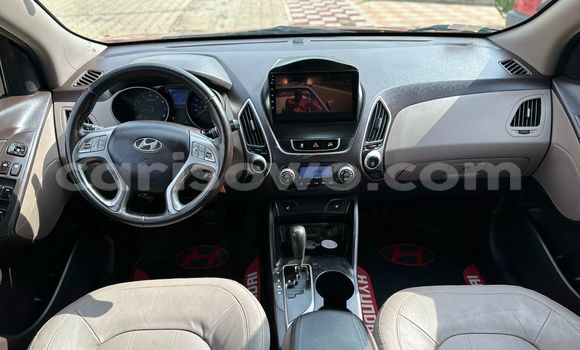 Acheter Occasion Voiture Hyundai Tucson Rouge à Cotonou, Benin Acheter Occasion Voiture Hyundai Tucson Rouge à Cotonou, Benin