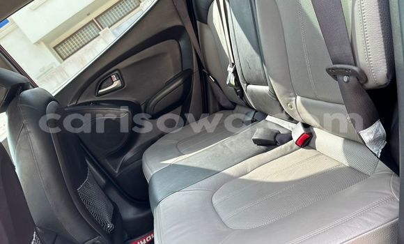 Acheter Occasion Voiture Hyundai Tucson Rouge à Cotonou, Benin Acheter Occasion Voiture Hyundai Tucson Rouge à Cotonou, Benin