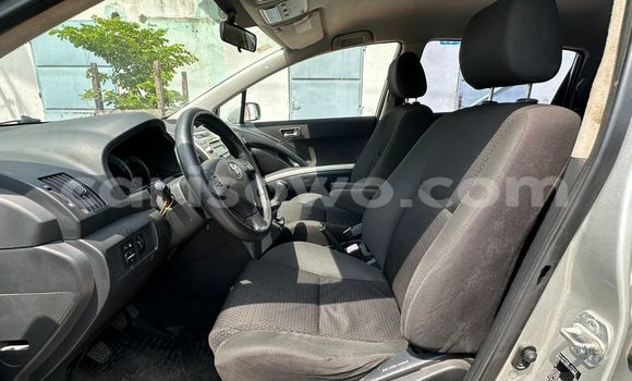 Acheter Occasion Voiture Toyota Corolla Verso Gris à Abomey Calavi, Benin Acheter Occasion Voiture Toyota Corolla Verso Gris à Abomey Calavi, Benin