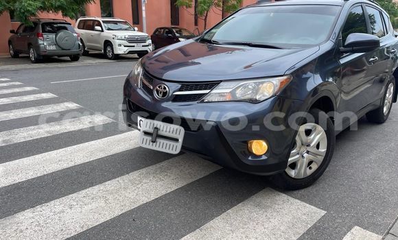 Ra Àlòkù Toyota RAV4 Black Ọkọ̀ in Cotonou ni Benin Ra Àlòkù Toyota RAV4 Black Ọkọ̀ in Cotonou ni Benin