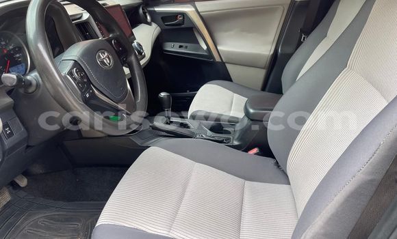 Ra Àlòkù Toyota RAV4 Black Ọkọ̀ in Cotonou ni Benin Ra Àlòkù Toyota RAV4 Black Ọkọ̀ in Cotonou ni Benin