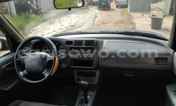 Sayi Na hannu Toyota RAV4 Green Mota in Cotonou a Benin Sayi Na hannu Toyota RAV4 Green Mota in Cotonou a Benin