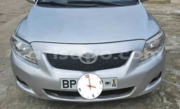 Sayi Na hannu Toyota Corolla Azurfa Mota in Porto Novo a Benin