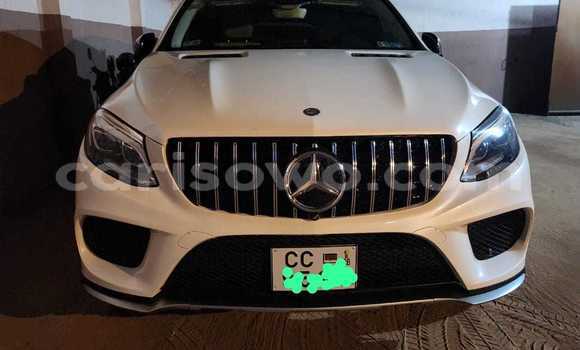 Ra Àlòkù Mercedes-Benz GLE funfun Ọkọ̀ in Porto Novo ni Benin