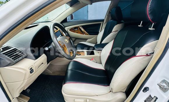 Sayi Na hannu Toyota Camry White Mota in Cotonou a Benin Sayi Na hannu Toyota Camry White Mota in Cotonou a Benin