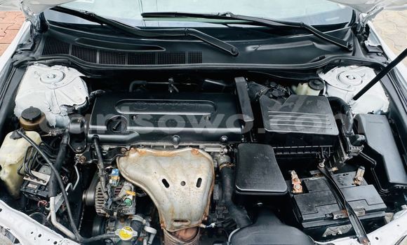 Sayi Na hannu Toyota Camry White Mota in Cotonou a Benin Sayi Na hannu Toyota Camry White Mota in Cotonou a Benin