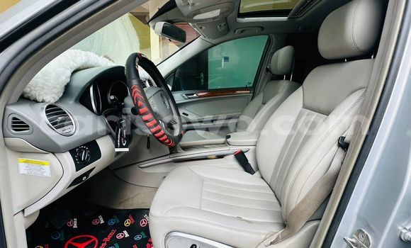 Sayi Na hannu Mercedes-Benz M–Class Azurfa Mota in Cotonou a Benin Sayi Na hannu Mercedes-Benz M–Class Azurfa Mota in Cotonou a Benin