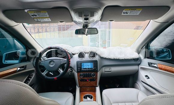 Sayi Na hannu Mercedes-Benz M–Class Azurfa Mota in Cotonou a Benin Sayi Na hannu Mercedes-Benz M–Class Azurfa Mota in Cotonou a Benin