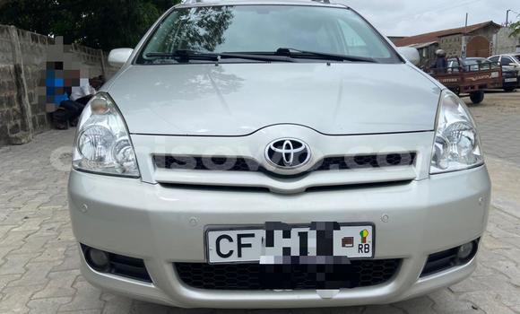 Acheter Occasion Voiture Toyota Verso Gris à Cotonou, Benin Acheter Occasion Voiture Toyota Verso Gris à Cotonou, Benin